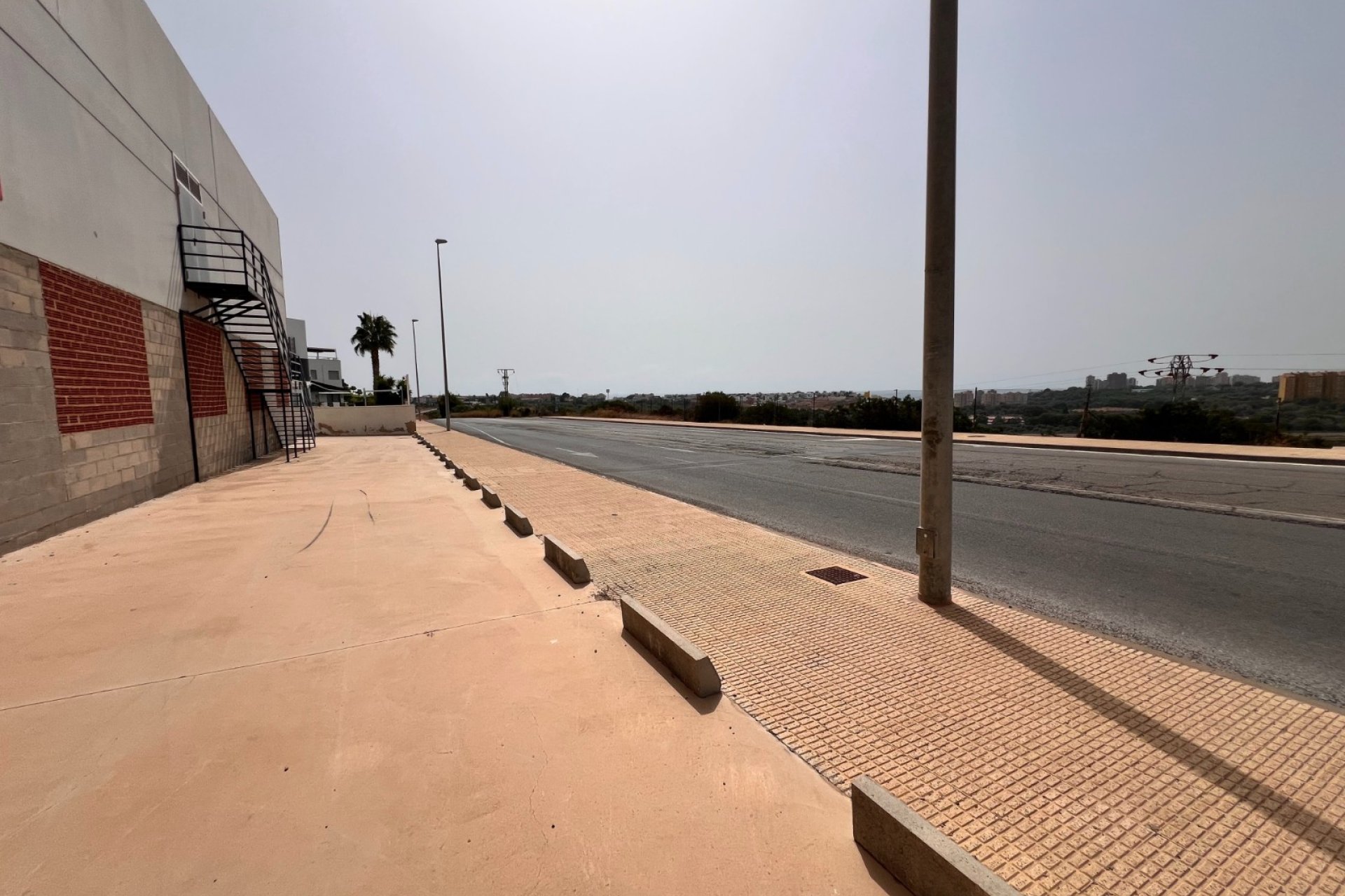 Alquiler - Local Comercial -
Orihuela Costa - Los Dolses