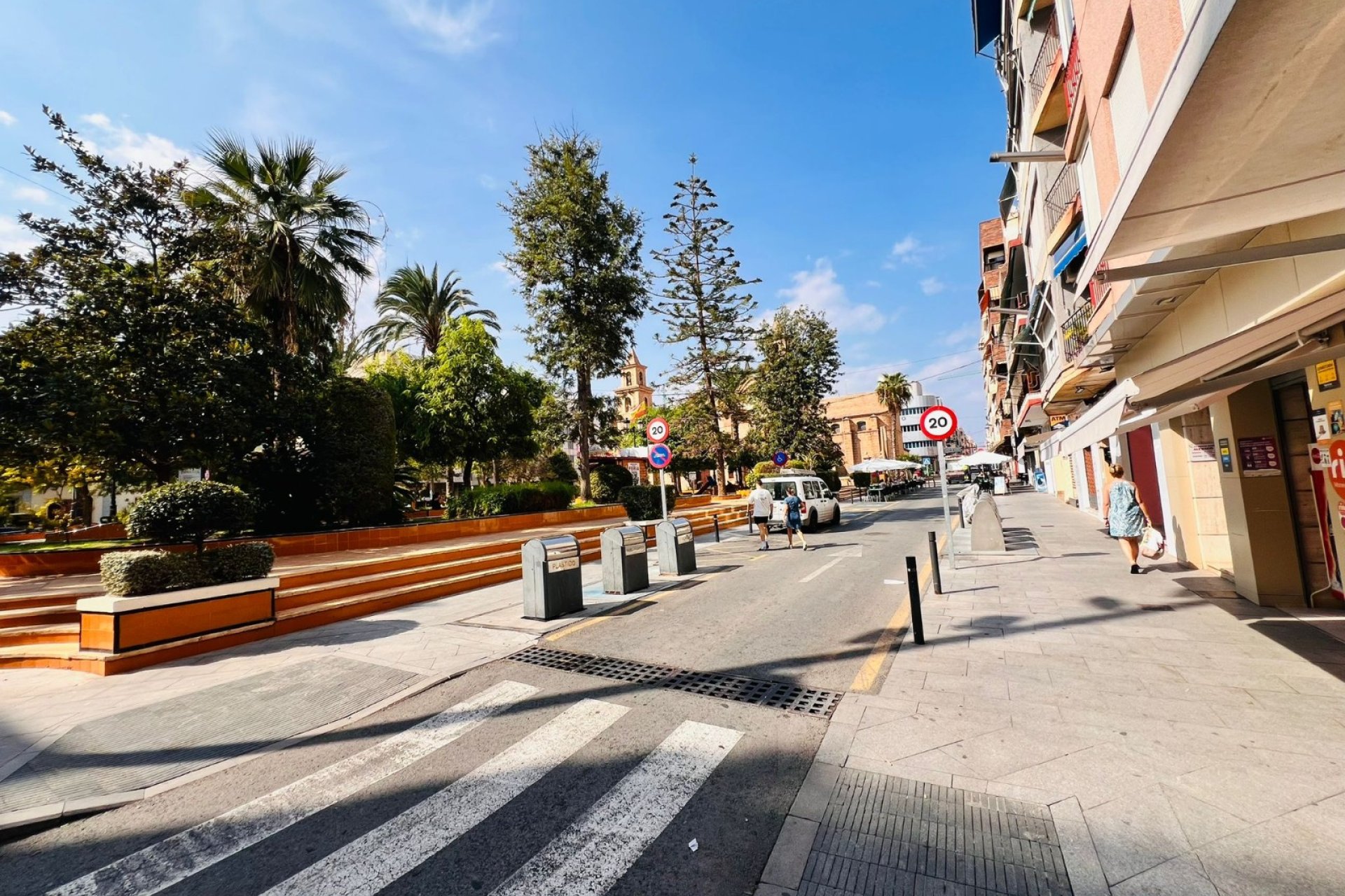 Alquiler - Local Comercial -
Torrevieja - Centro