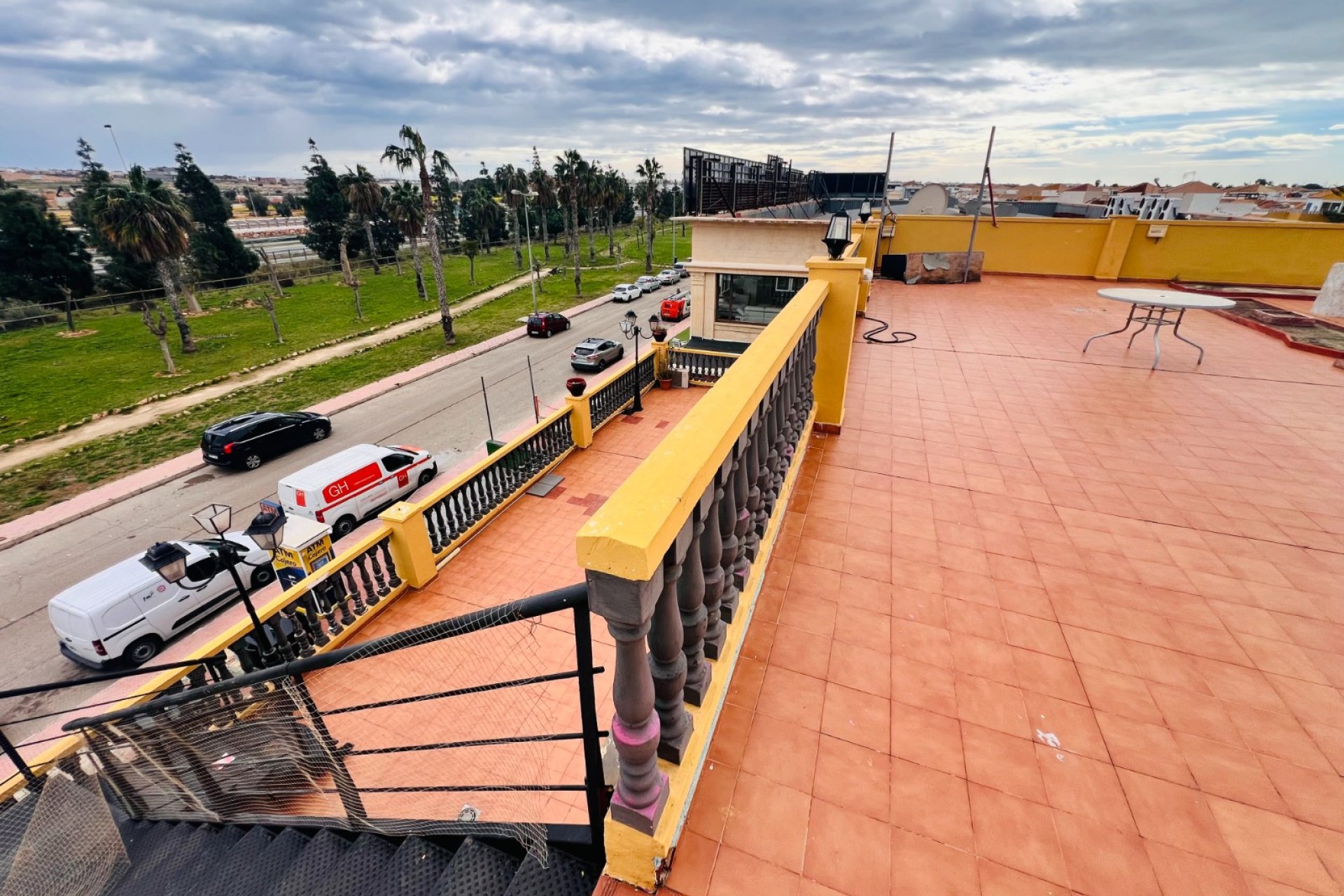 Alquiler - Local Comercial -
Torrevieja - La Siesta - El Salado -  Torreta