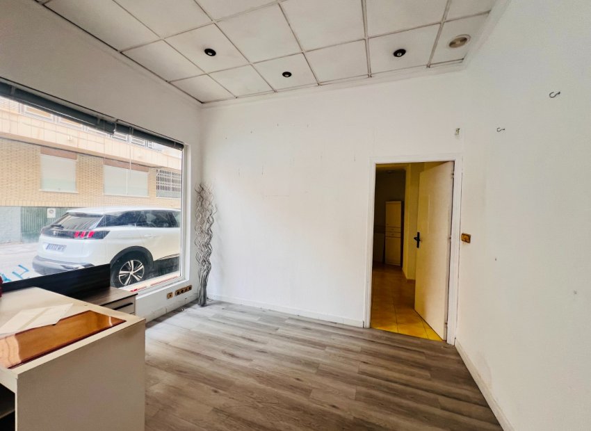 Location - Bureau -
Torrevieja - Centro