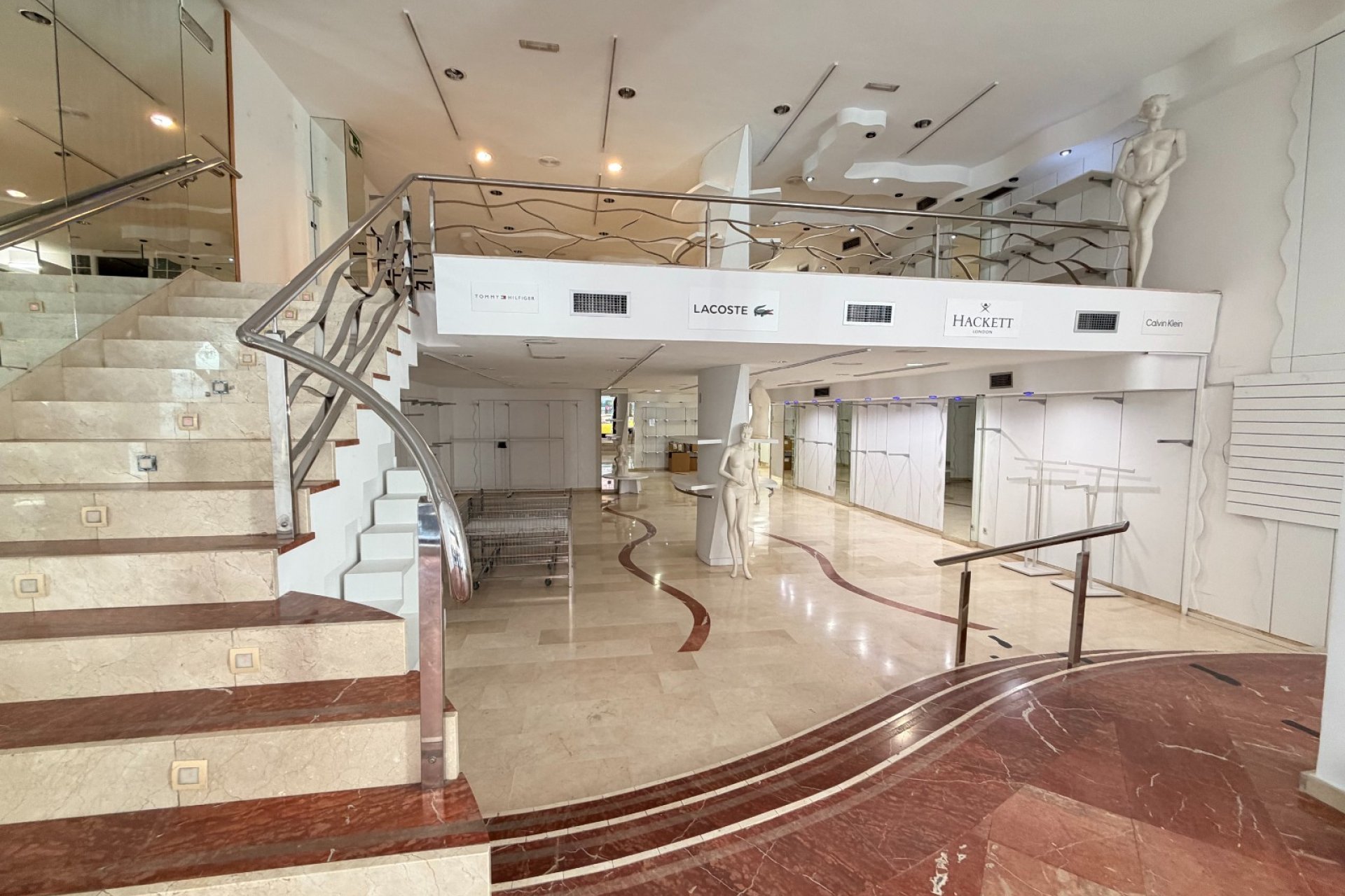 Location - Locaux Commerciaux -
Torrevieja - Centro