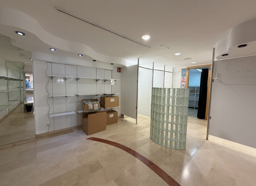 Location - Locaux Commerciaux -
Torrevieja - Centro