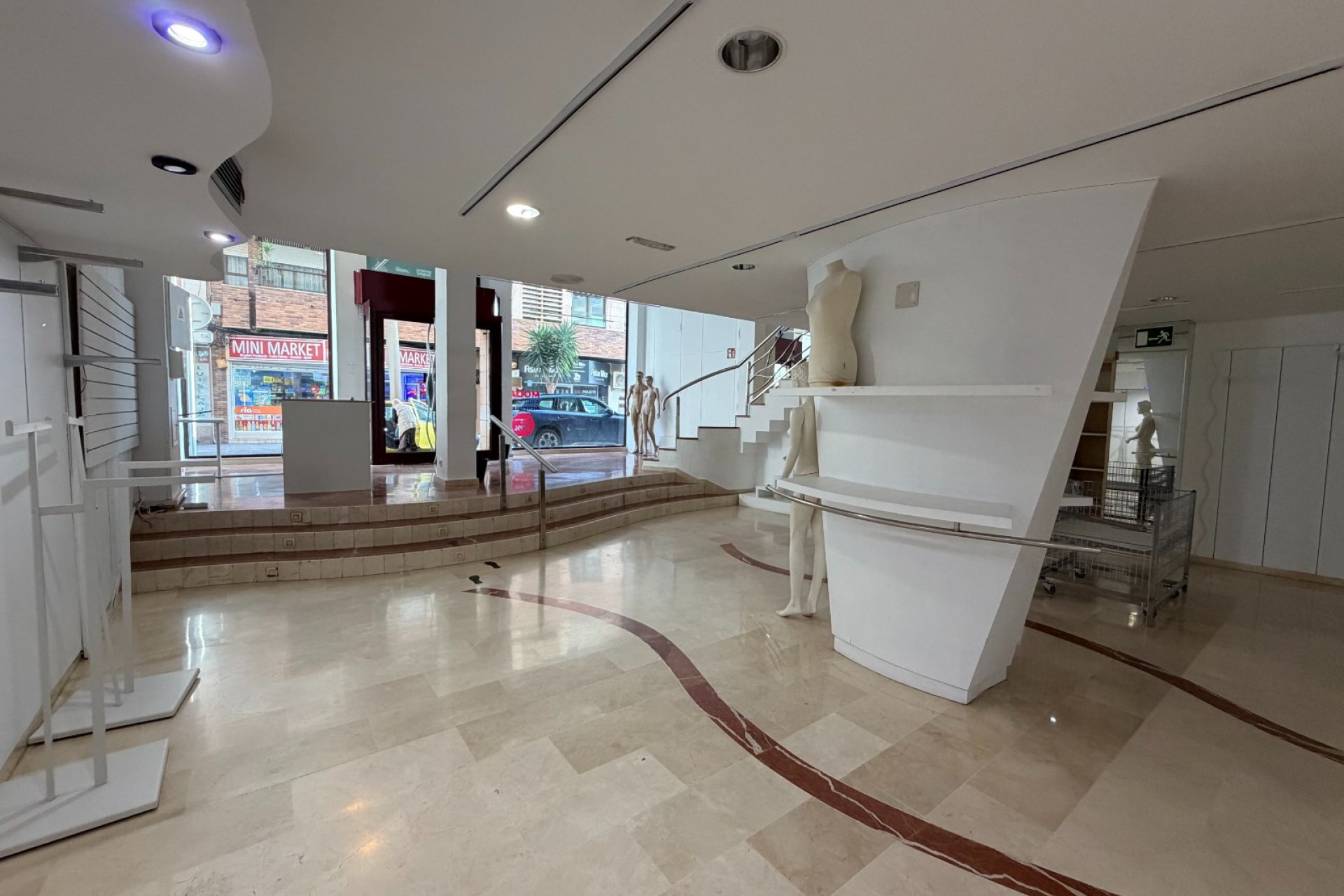Location - Locaux Commerciaux -
Torrevieja - Centro