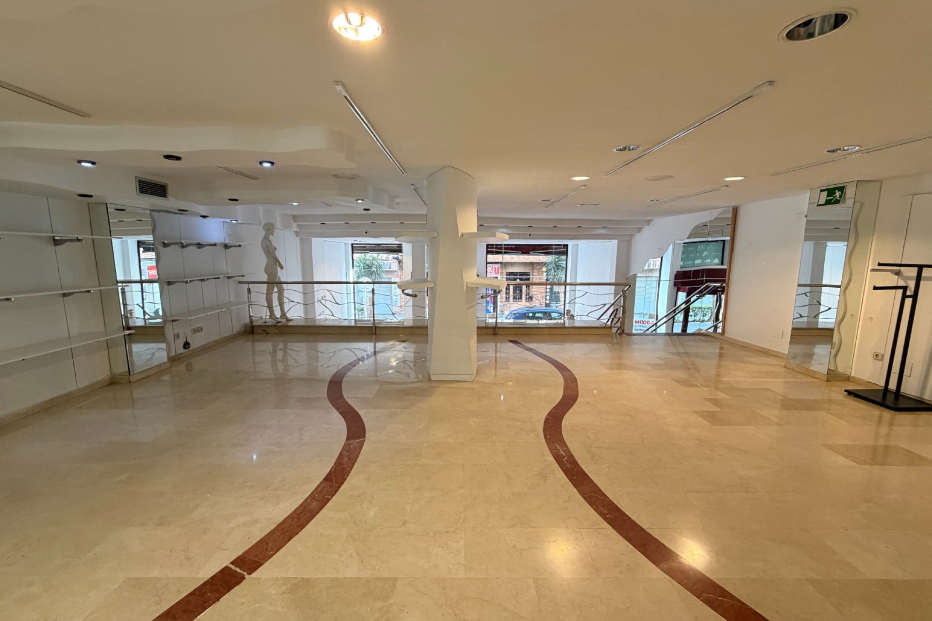Location - Locaux Commerciaux -
Torrevieja - Centro