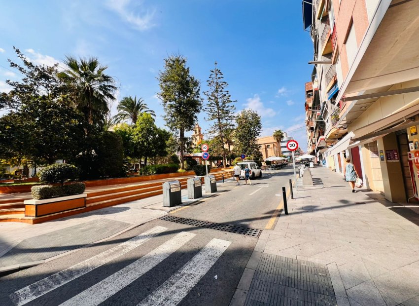 Location - Locaux Commerciaux -
Torrevieja - Centro