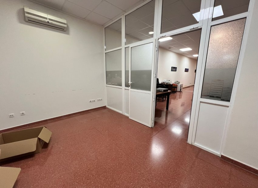 Rental - Cafeteria -
Torrevieja - Centro