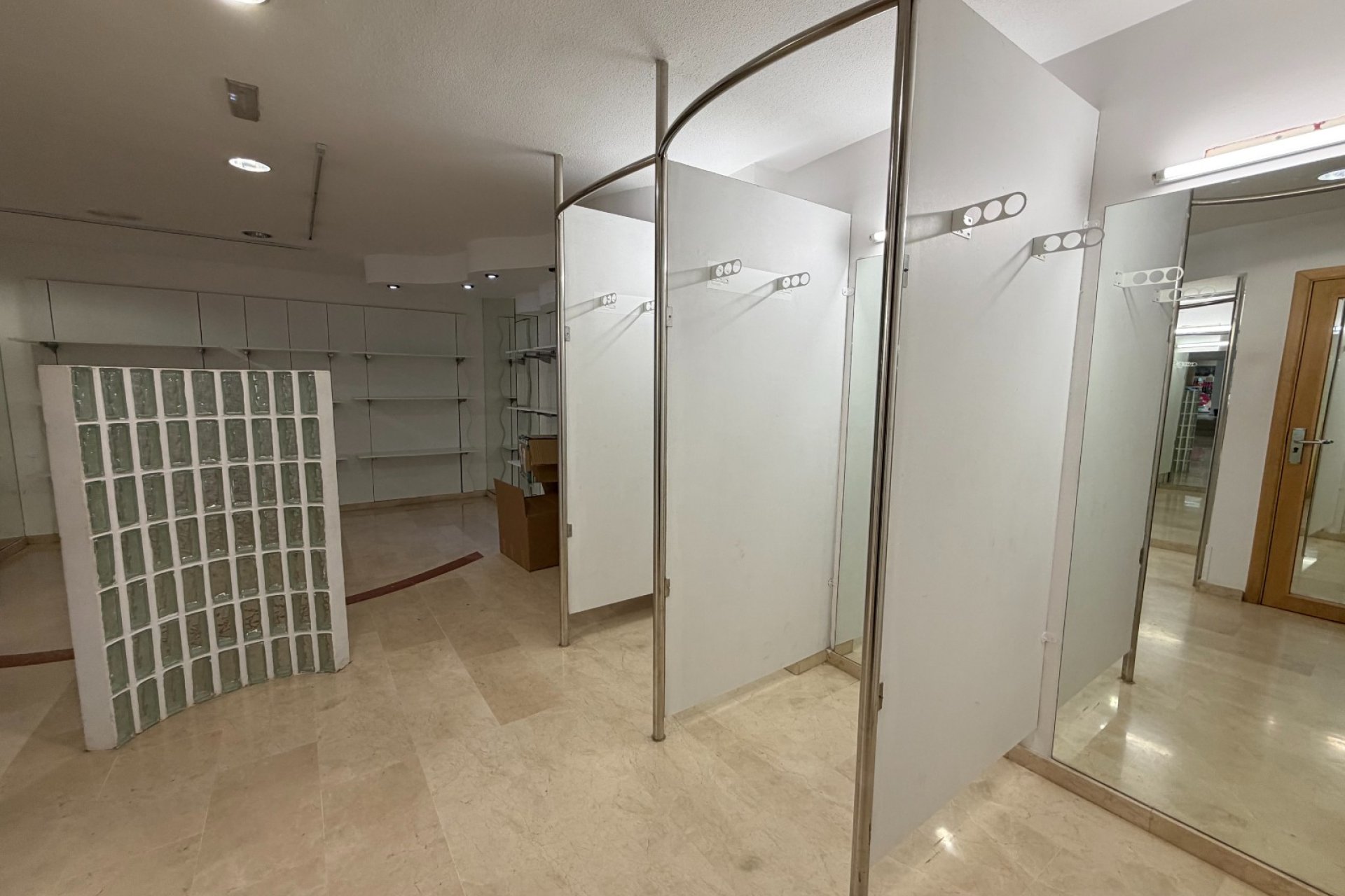 Rental - Commercial Premises -
Torrevieja - Centro