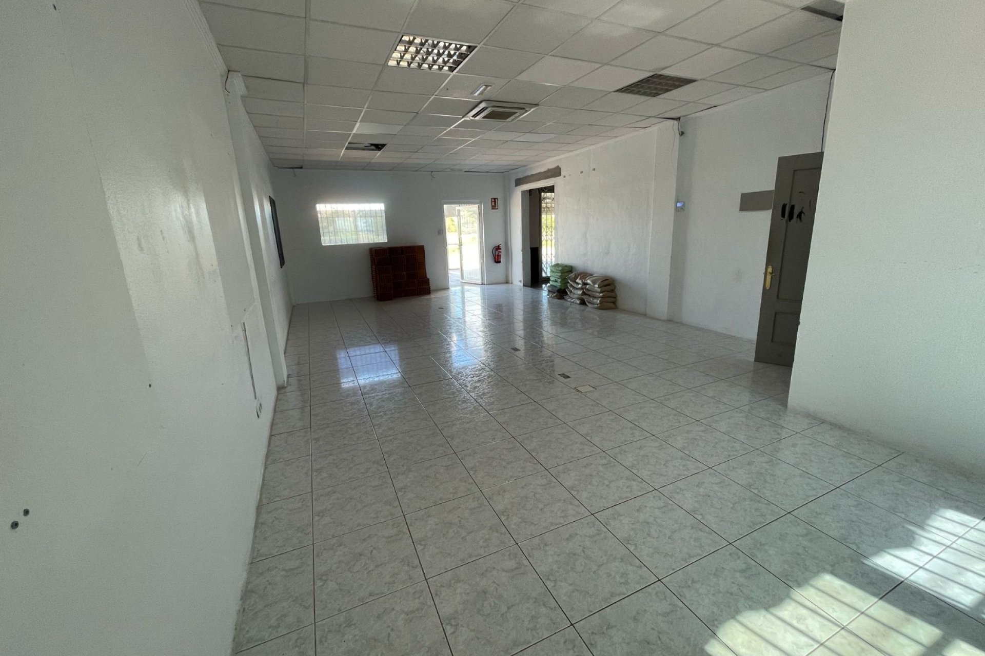 Rental - Commercial Premises -
Torrevieja - La Siesta - El Salado -  Torreta