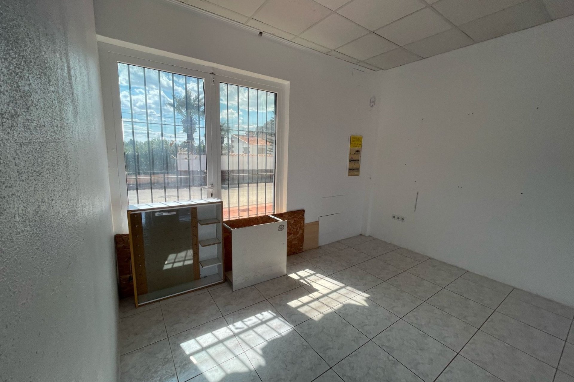 Rental - Commercial Premises -
Torrevieja - La Siesta - El Salado -  Torreta