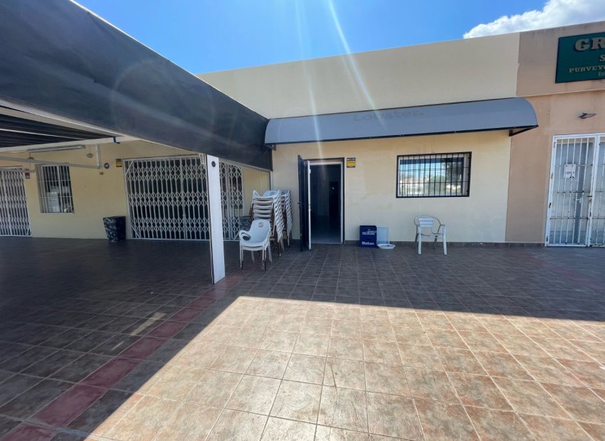 Rental - Commercial Premises -
Torrevieja - La Siesta - El Salado -  Torreta