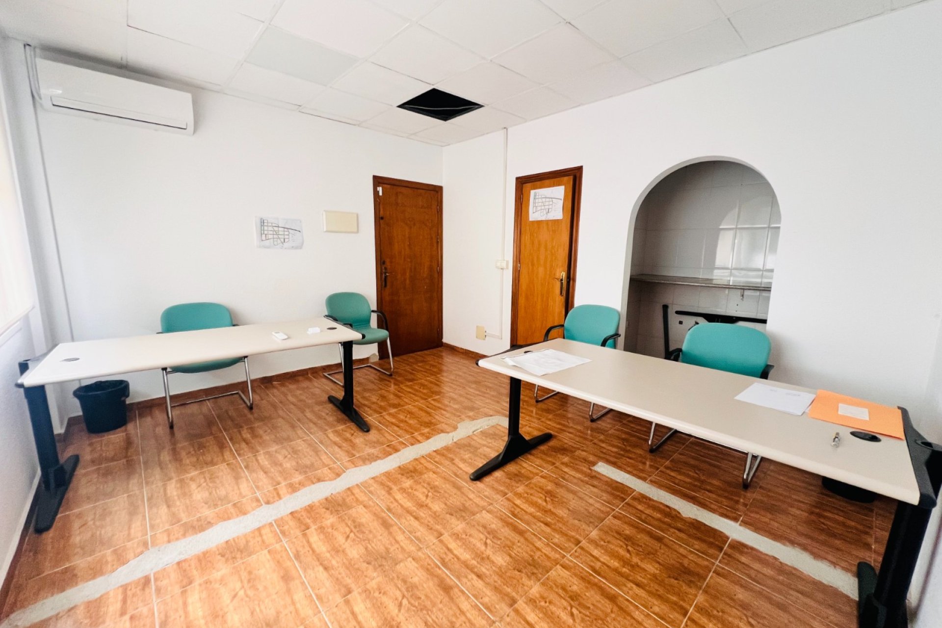 Rental - Commercial Premises -
Torrevieja - La Siesta - El Salado -  Torreta