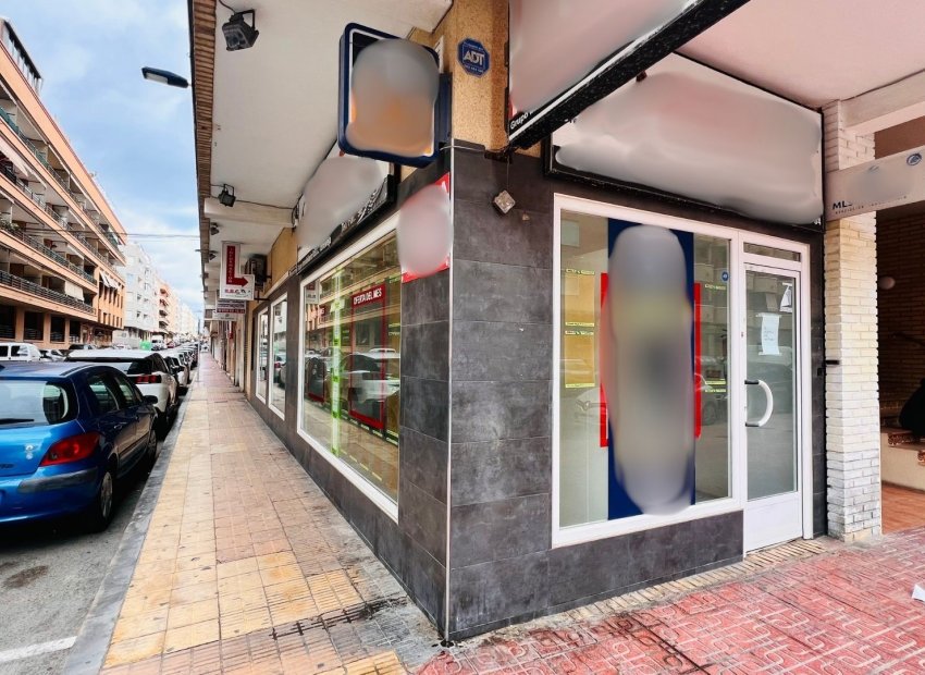 Rental - Office -
Torrevieja - Centro