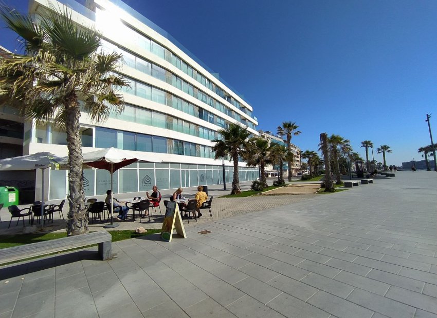 Reventa - Local Comercial -
Torrevieja - Playa de los Locos