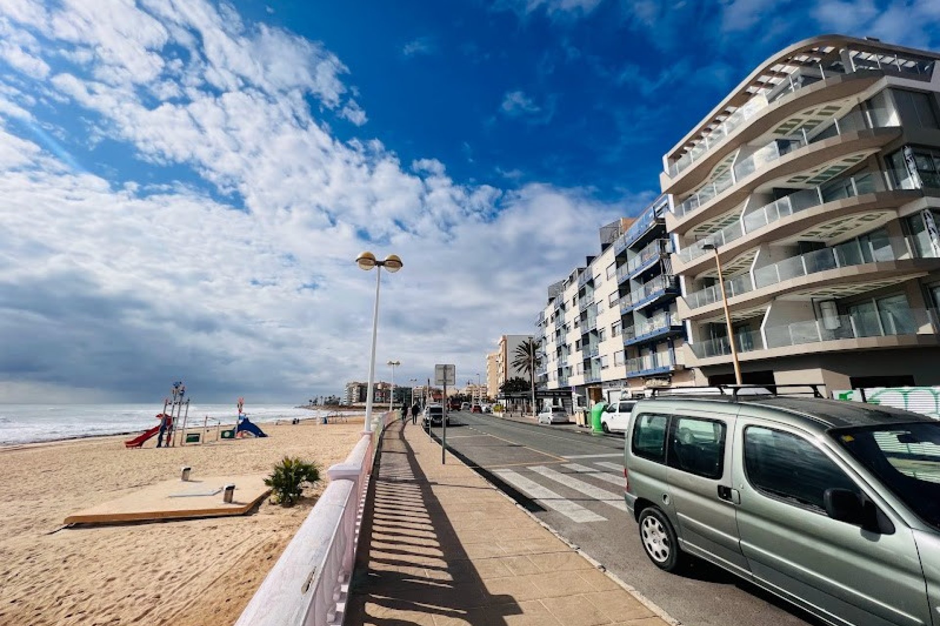 Reventa - Local Comercial -
Torrevieja - Playa de los Locos