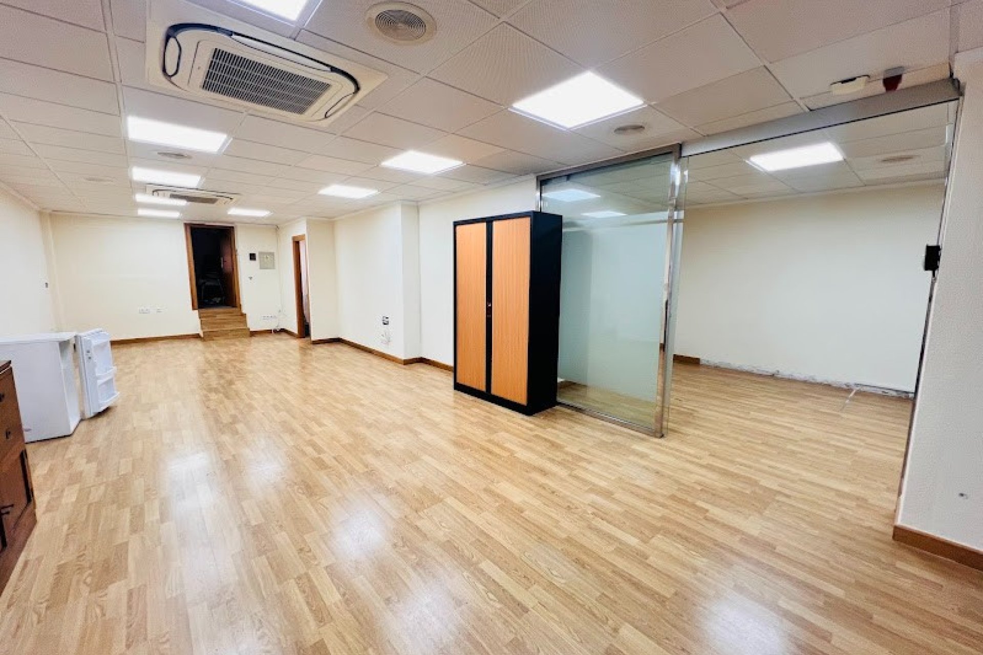 Sale - Commercial Premises -
Torrevieja - Centro