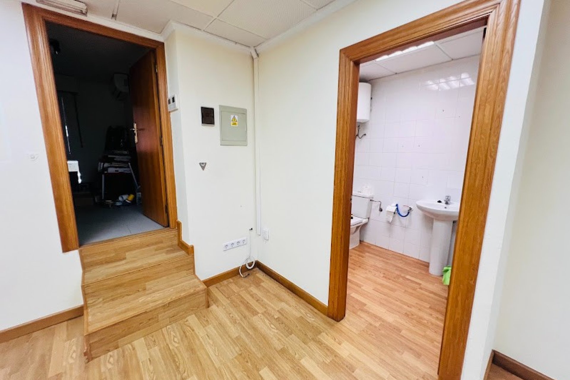Sale - Commercial Premises -
Torrevieja - Centro