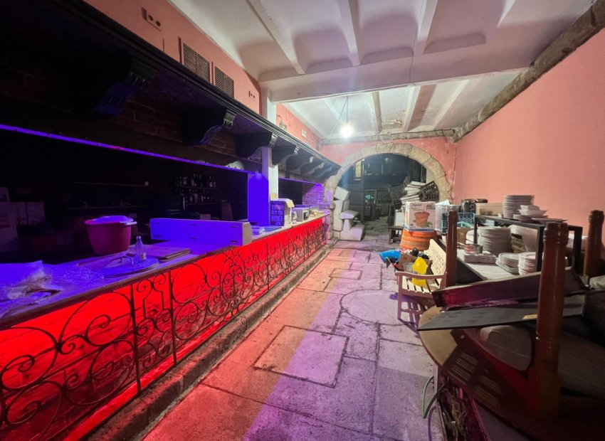 Sale - Commercial Premises -
Torrevieja - Centro