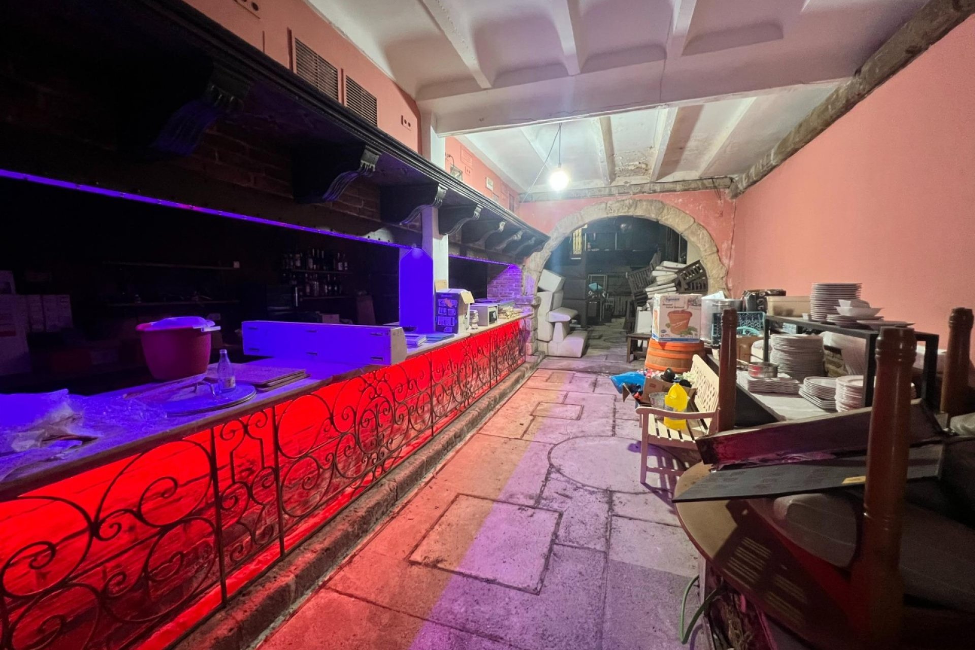 Sale - Commercial Premises -
Torrevieja - Centro