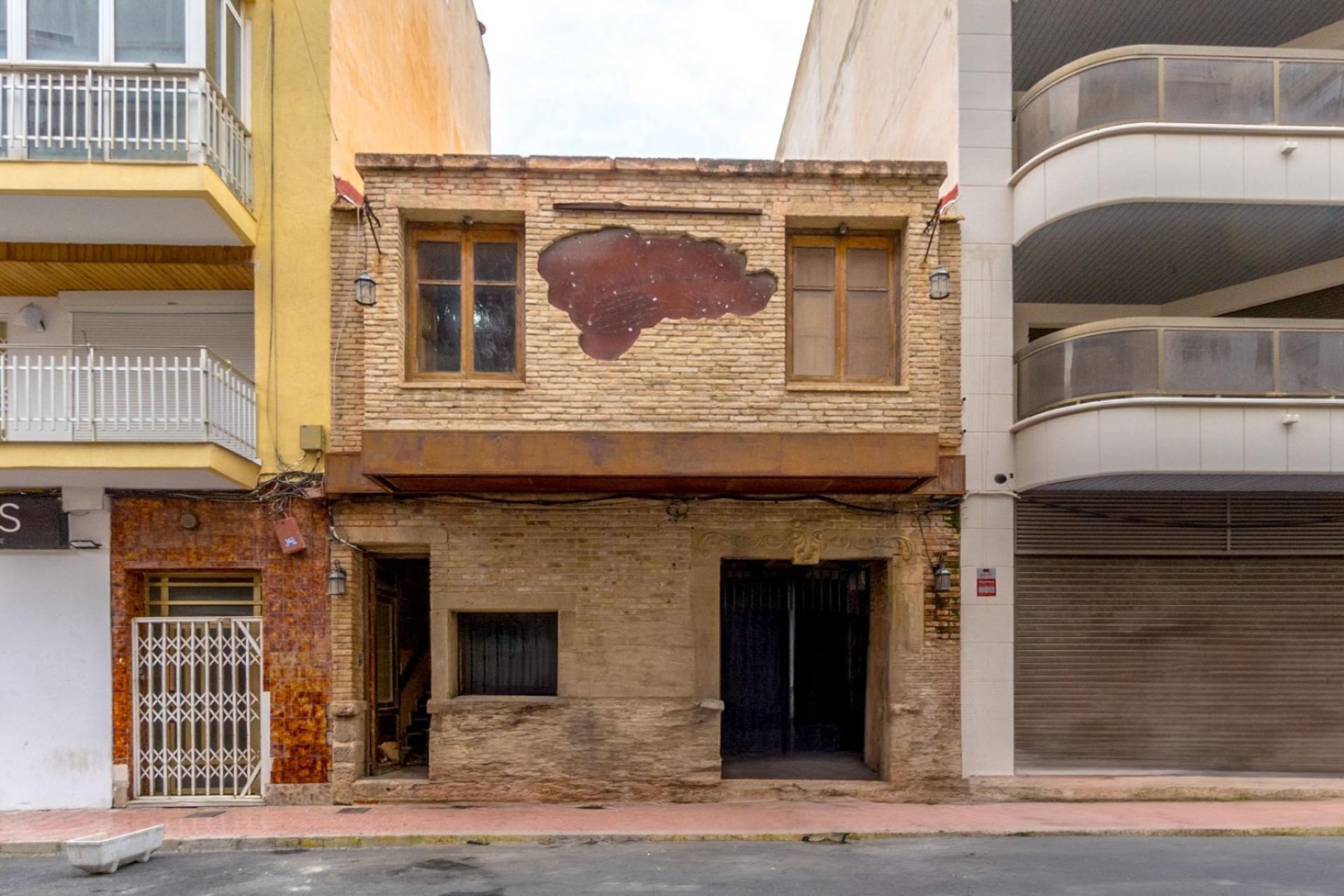 Sale - Commercial Premises -
Torrevieja - Centro