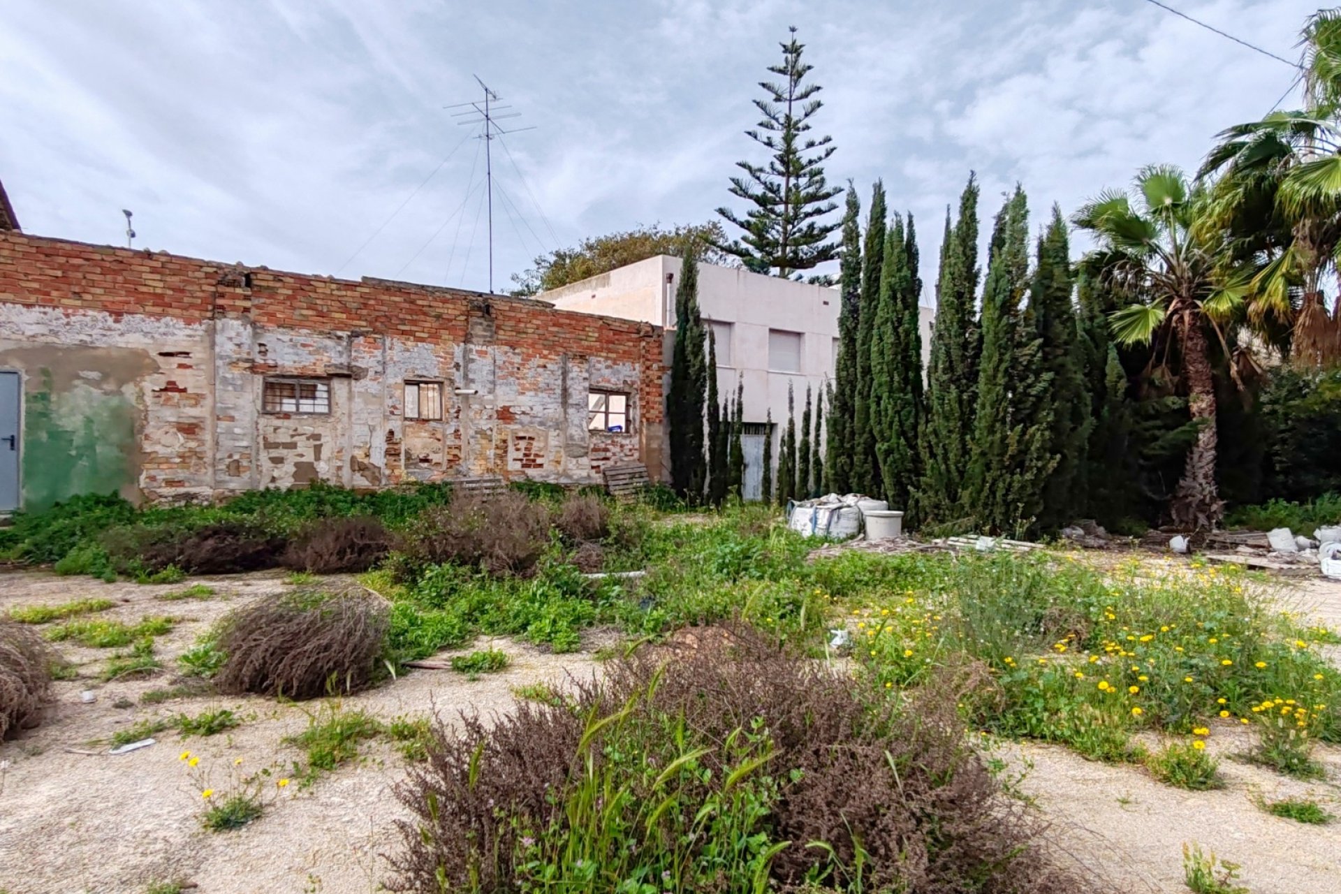 Sale - Plot / Land -
Orihuela