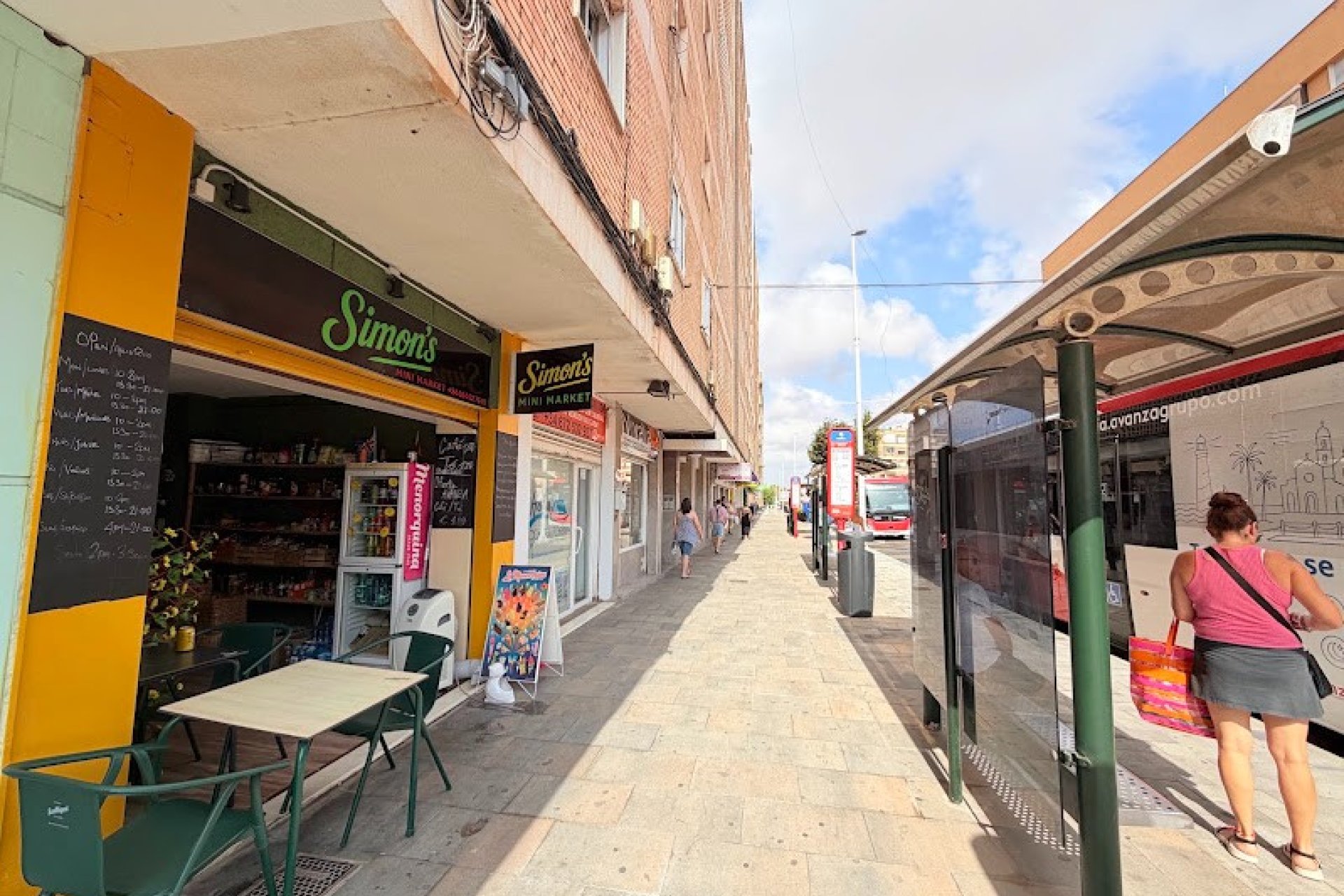 Transfer - 24h - Supermarket -
Torrevieja - Centro