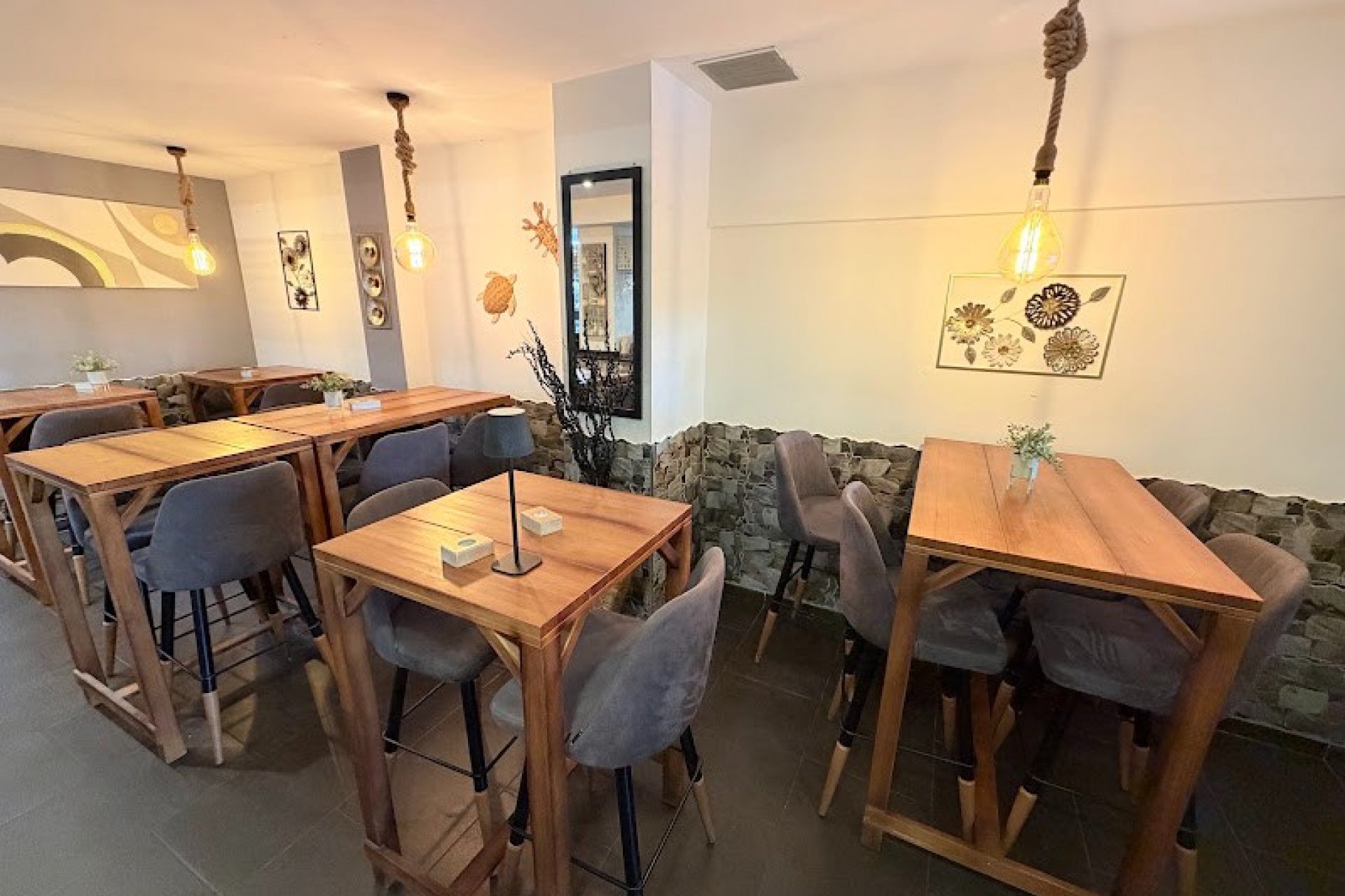 Transfer - Bar - CoffeShop -
Torrevieja - Centro