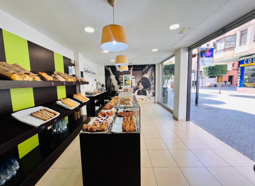 Transfer - Commercial Premises -
Torrevieja - Centro