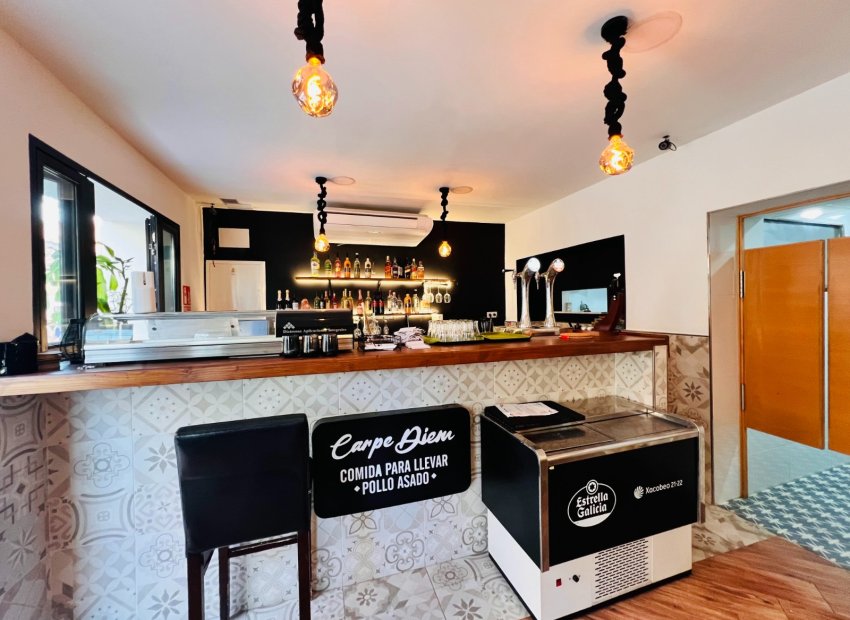 Transfer - Restaurant -
Torrevieja - Centro