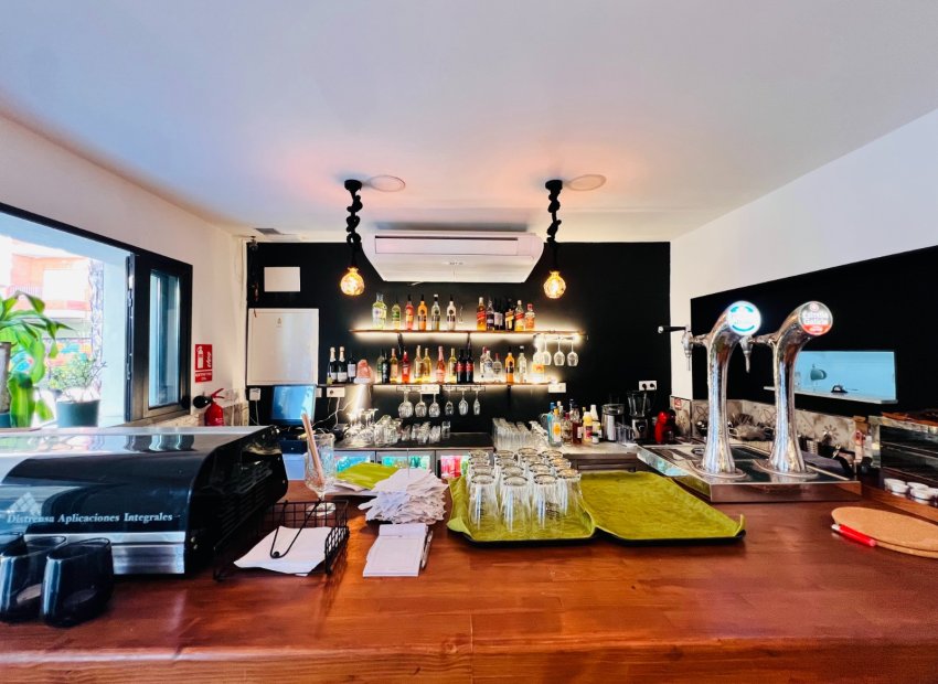 Transfer - Restaurant -
Torrevieja - Centro