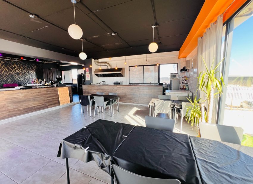 Transfer - Restaurant -
Torrevieja - Centro