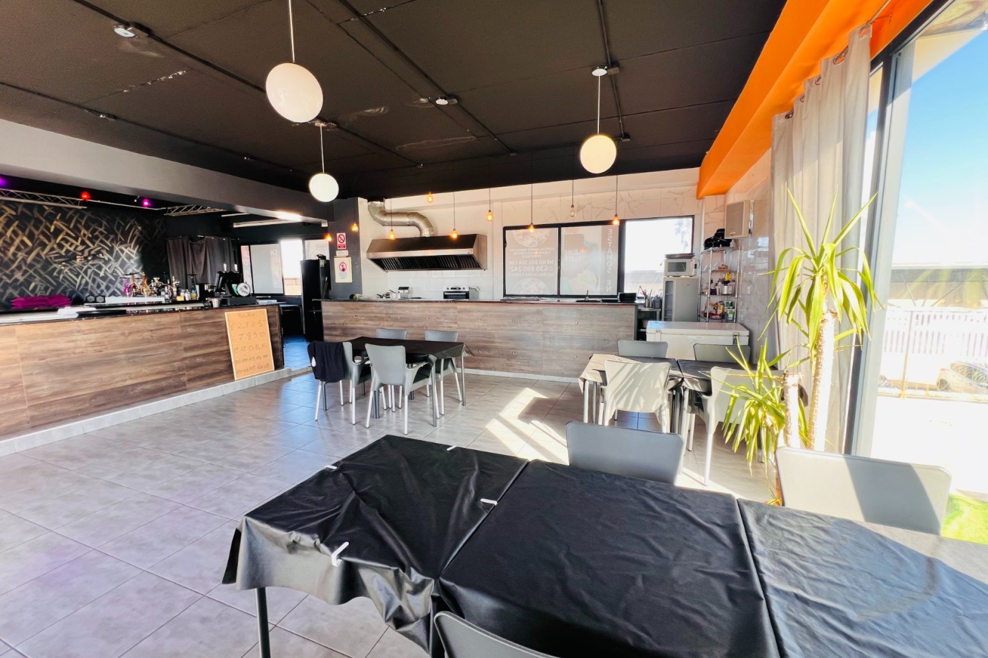 Transfer - Restaurant -
Torrevieja - Centro