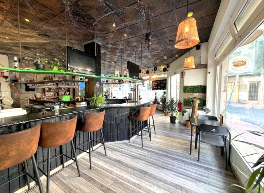Transfer - Restaurant -
Torrevieja - Centro
