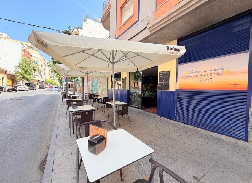 Transfer - Restaurant -
Torrevieja - Centro
