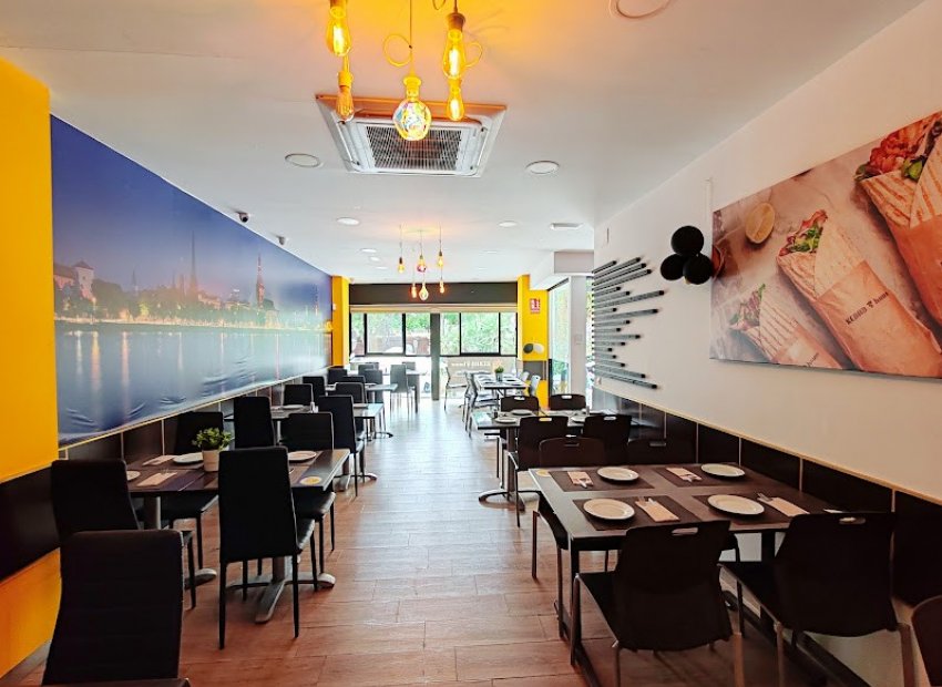 Transfer - Restaurant -
Torrevieja - Centro