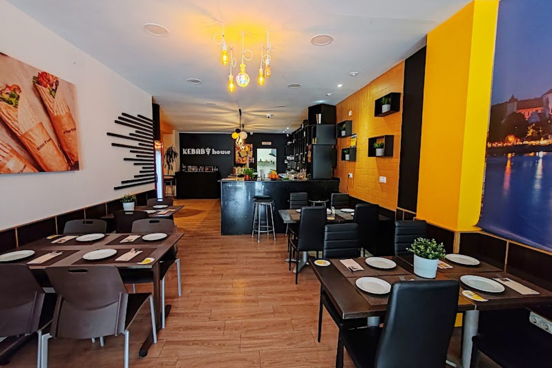 Transfer - Restaurant -
Torrevieja - Centro