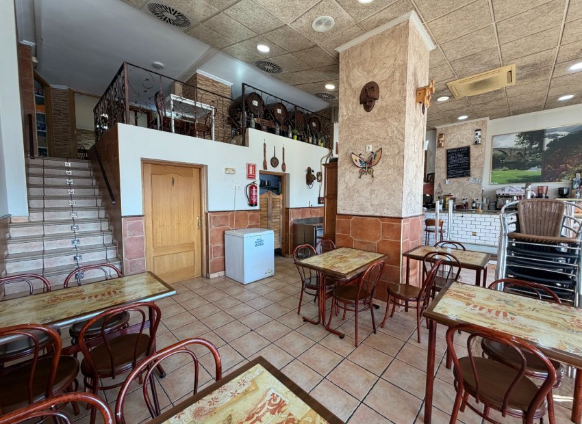 Transfer - Restaurant -
Torrevieja - El Acequión - Los Náufragos