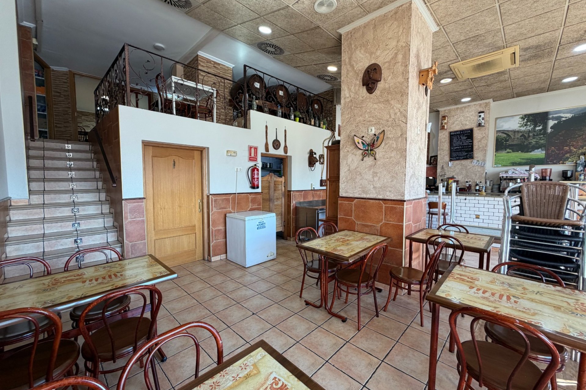 Transfer - Restaurant -
Torrevieja - El Acequión - Los Náufragos
