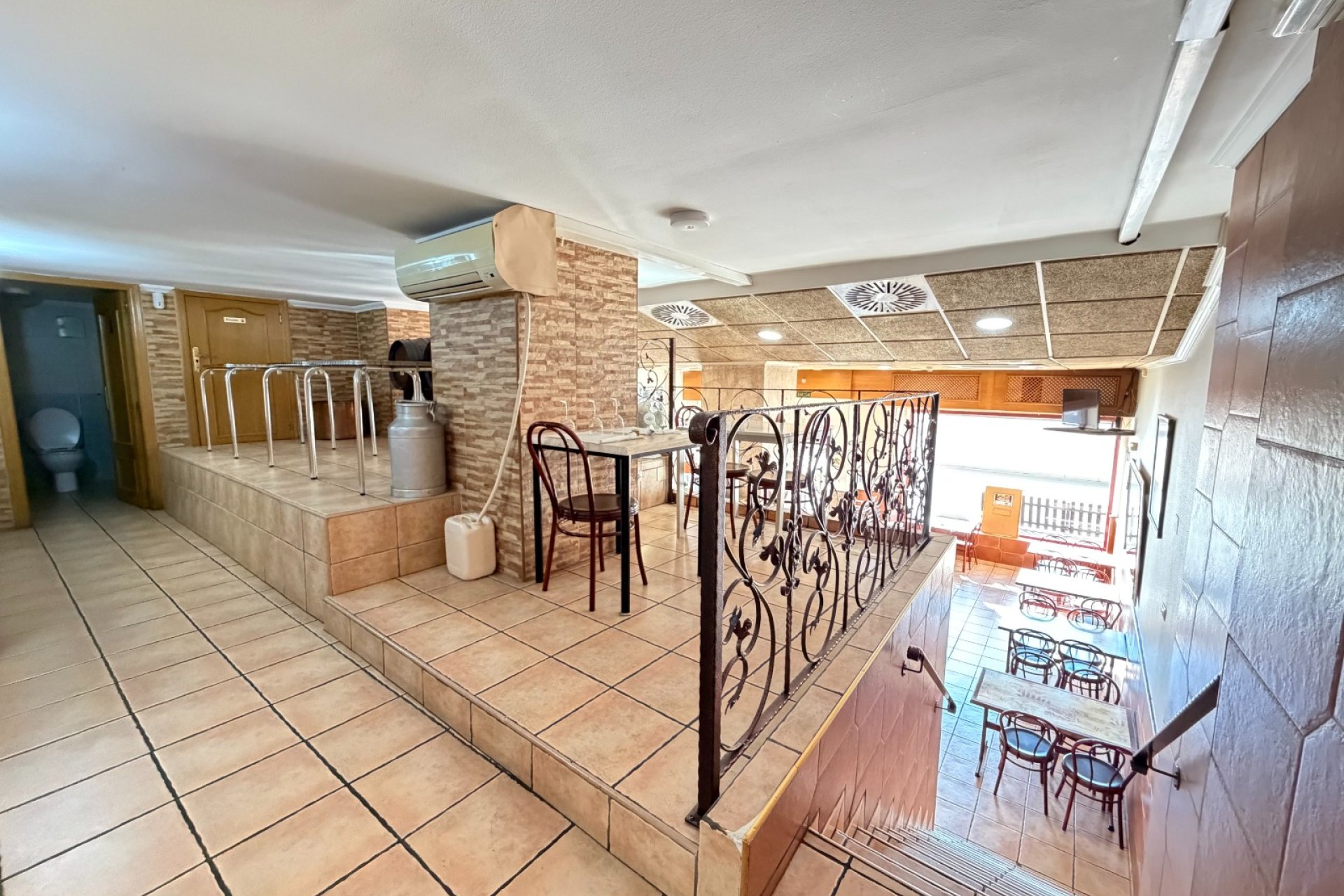 Transfer - Restaurant -
Torrevieja - El Acequión - Los Náufragos