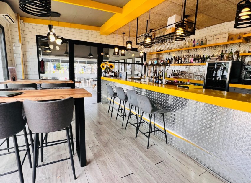 Transfert - Restaurant -
Orihuela Costa - Villamartín