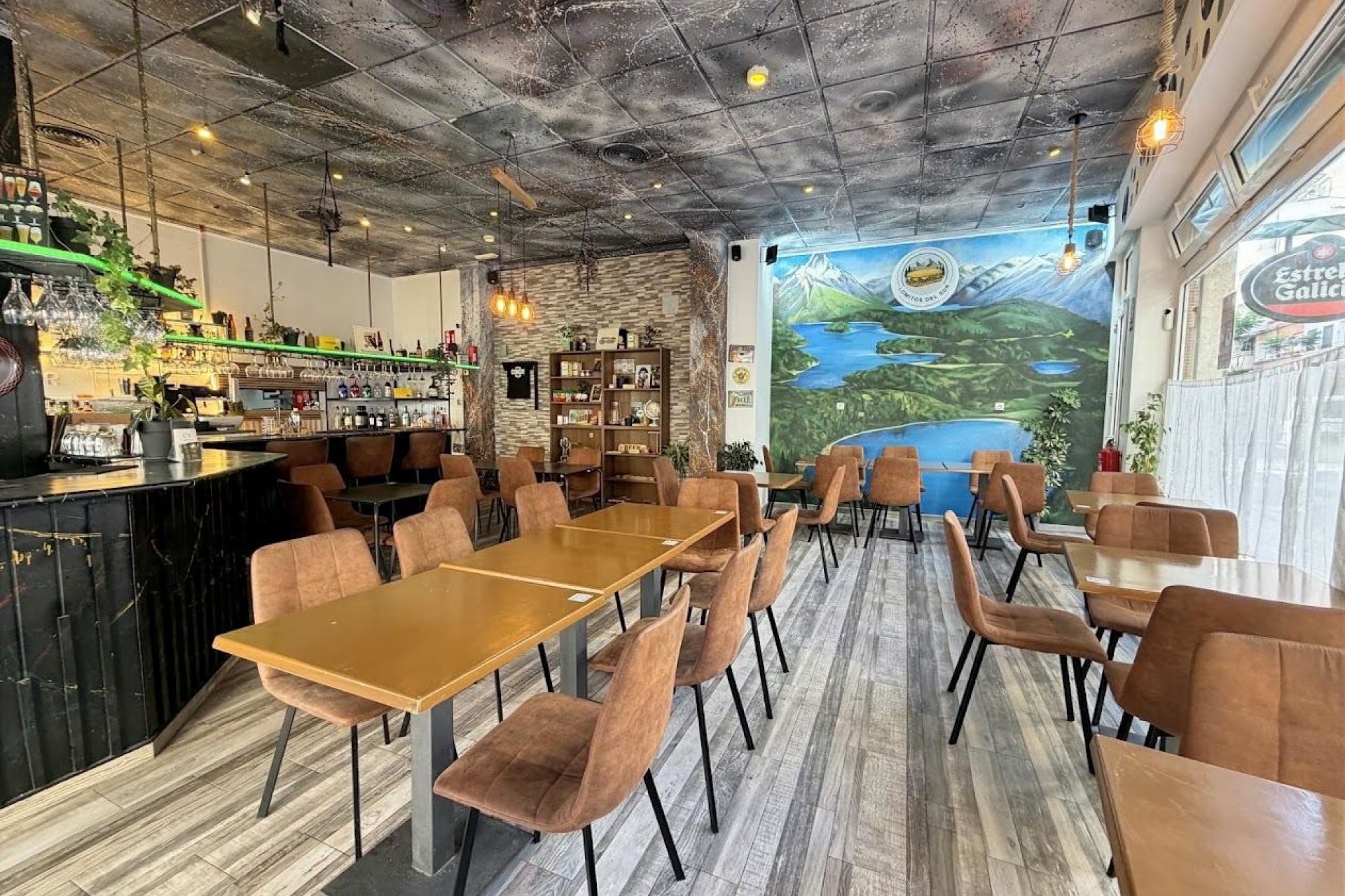 Transfert - Restaurant -
Torrevieja - Centro