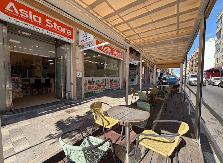 Traspaso - 24h -Supermercado -
Torrevieja - Centro