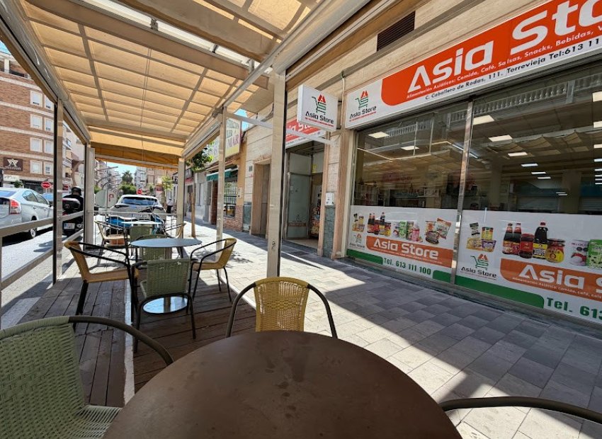 Traspaso - 24h -Supermercado -
Torrevieja - Centro