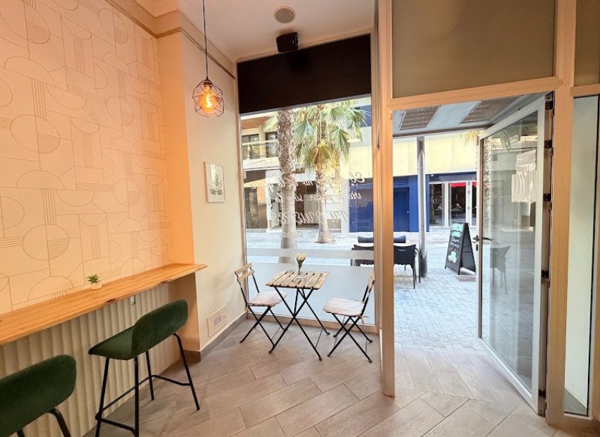 Traspaso - Bar - Cafeteria -
Torrevieja - Centro