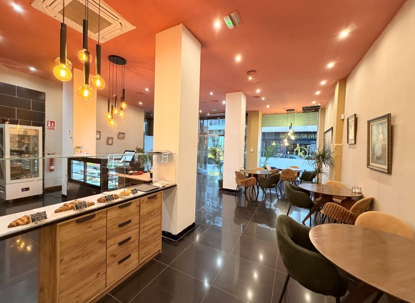 Traspaso - Cafeteria -
Torrevieja - Centro