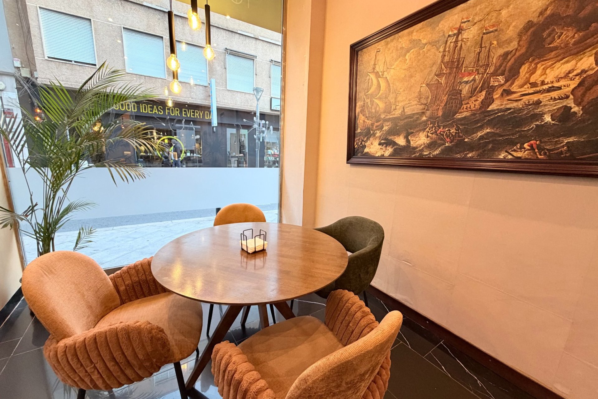 Traspaso - Cafeteria -
Torrevieja - Centro