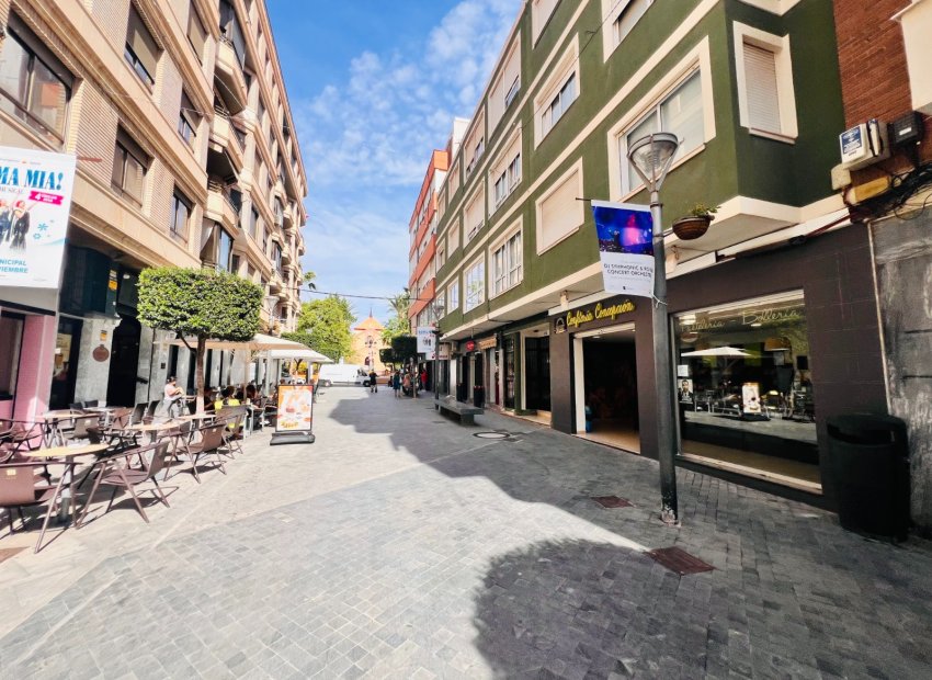 Traspaso - Local Comercial -
Torrevieja - Centro