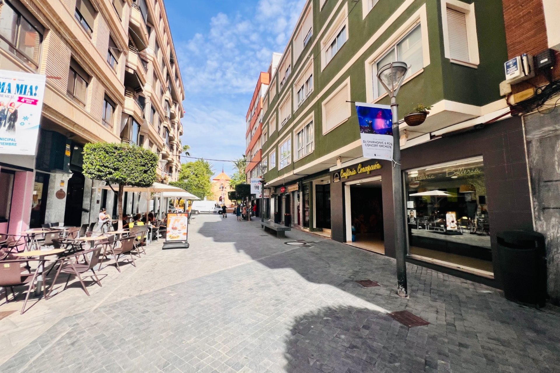 Traspaso - Local Comercial -
Torrevieja - Centro