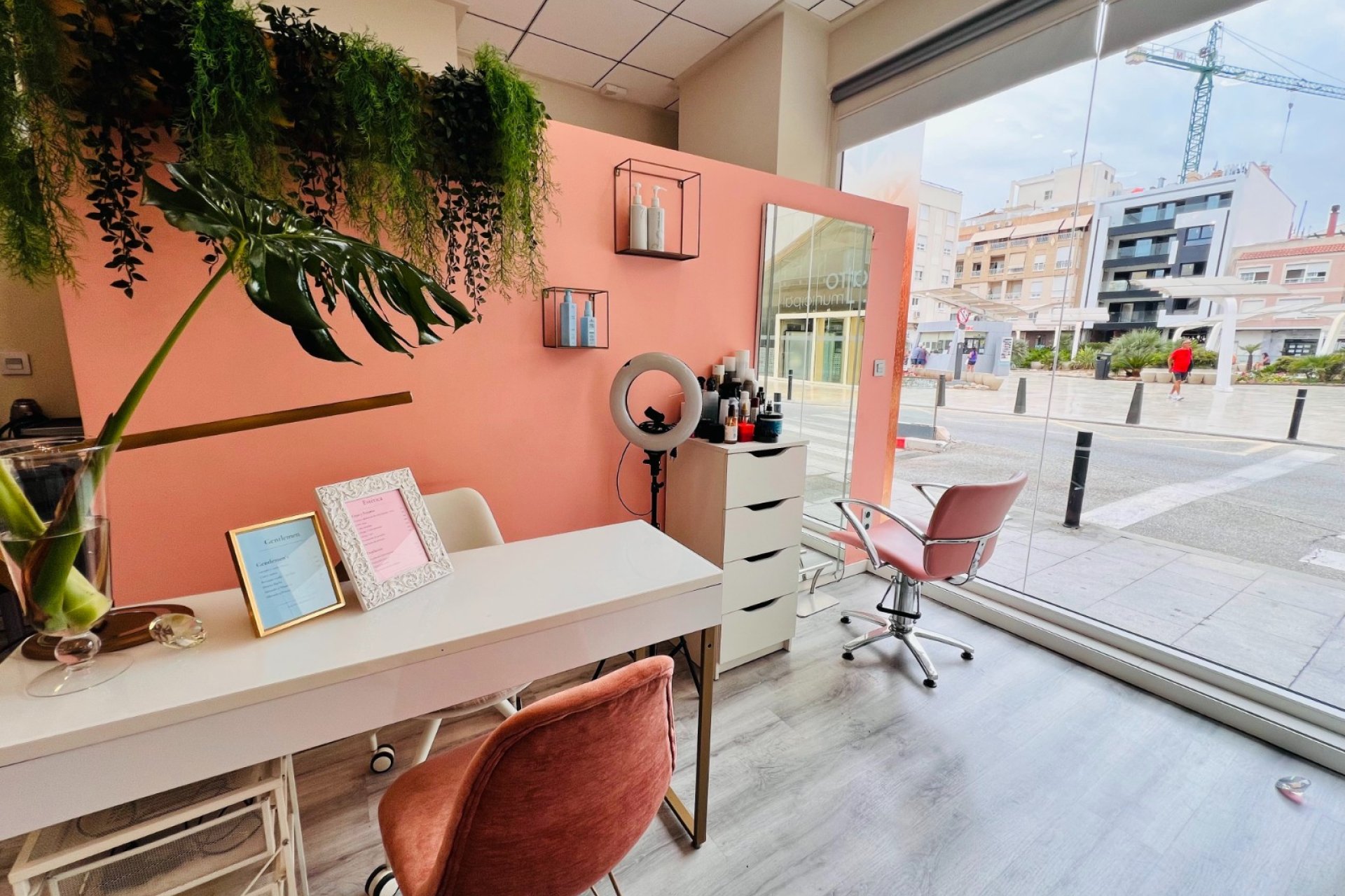 Traspaso - Peluquería -
Torrevieja - Centro