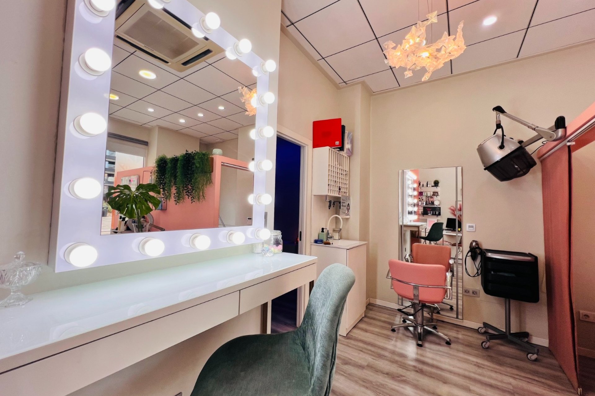 Traspaso - Peluquería -
Torrevieja - Centro