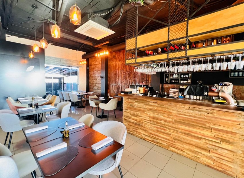 Traspaso - Restaurante -
Orihuela Costa - Cabo roig - La Zenia